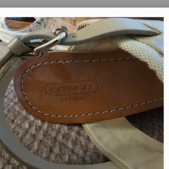 💥Beautiful COACH Wedges 8.5 M - Neutral color-leather & Coach print💥💥 - Picture 2 of 4